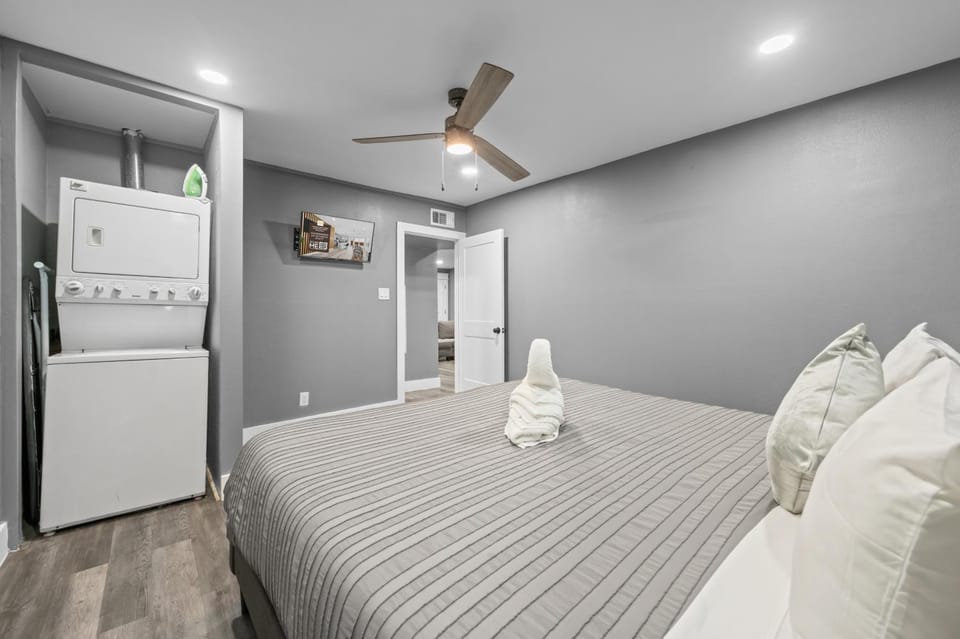 Classy and Chic 2BR Home near Galleria Apartment in Houston