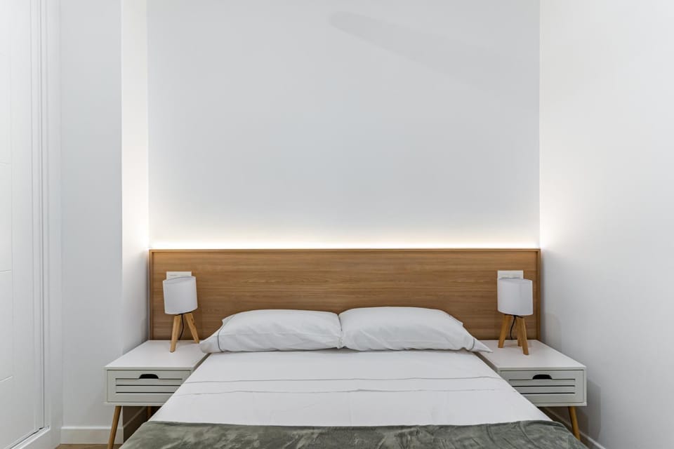 Bed, Photo of the whole room, Bedroom