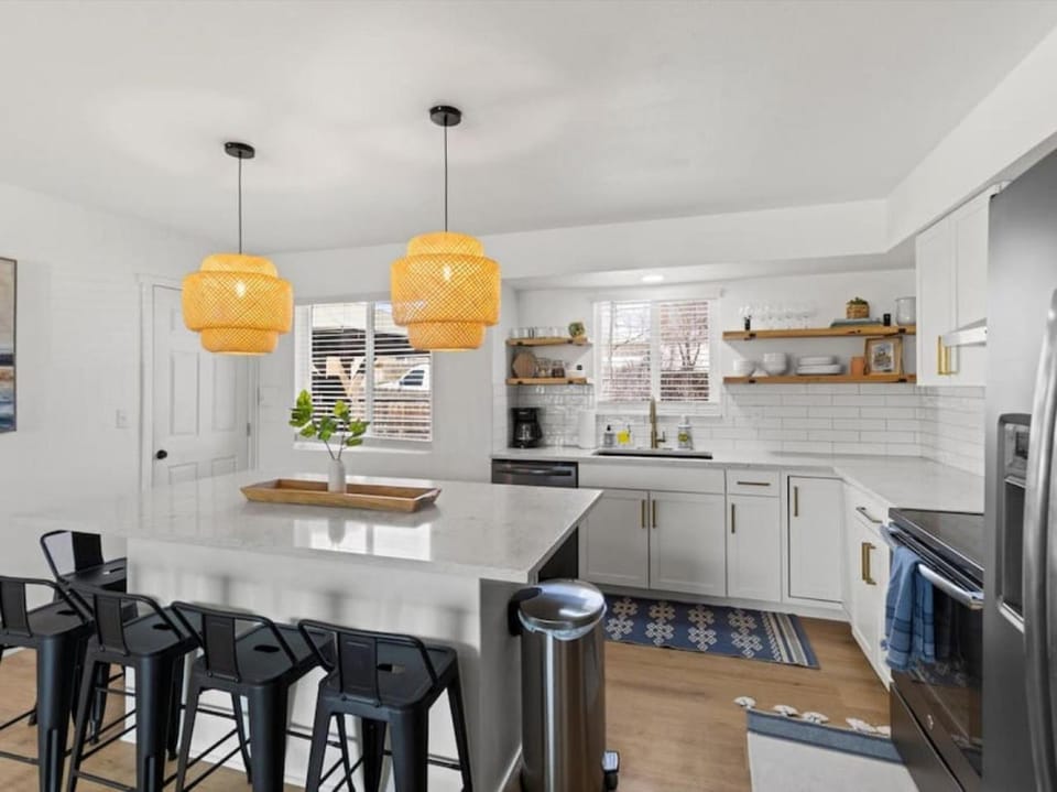 Kitchen or kitchenette, Dining area, dishwasher, oven, stove