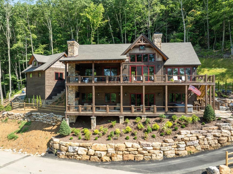 Walkers Ridge at Eagles Nest House in Beech Mountain