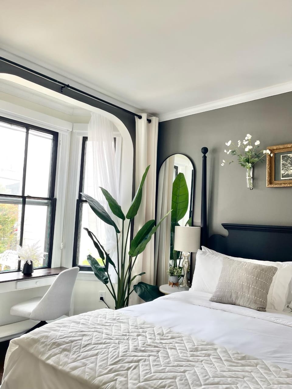 Shower, Toilet, Bed, Bathroom, TV and multimedia, Decorative detail, Bedroom, Pets, Garden view, pet friendly, room service, room service, air conditioner