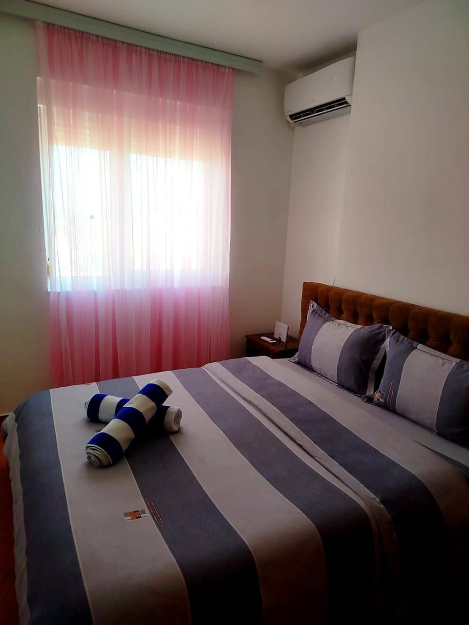 Bed, Bedroom, air conditioner