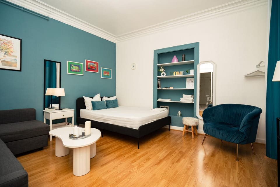 Bed, Photo of the whole room, Bedroom