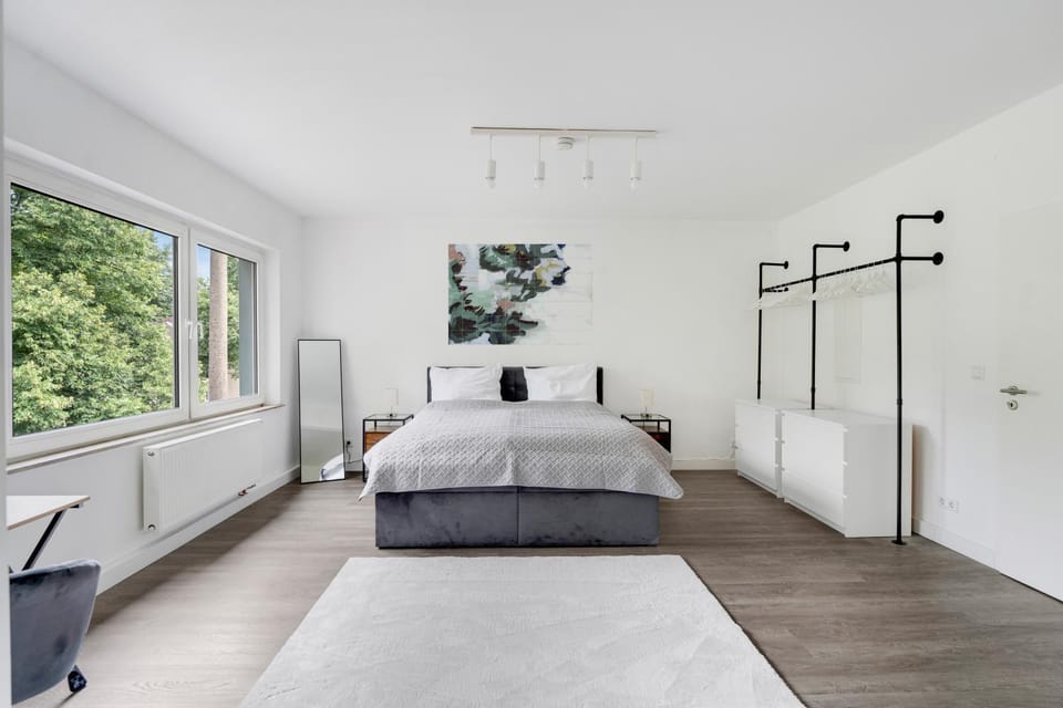 Bed, Photo of the whole room, Bedroom