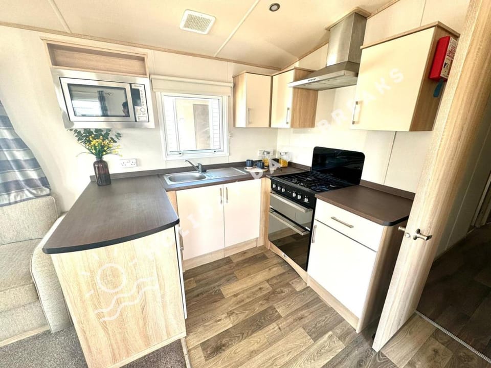 Silver 3 Bedroom on West Sands, Seal Bay Resort House in Selsey
