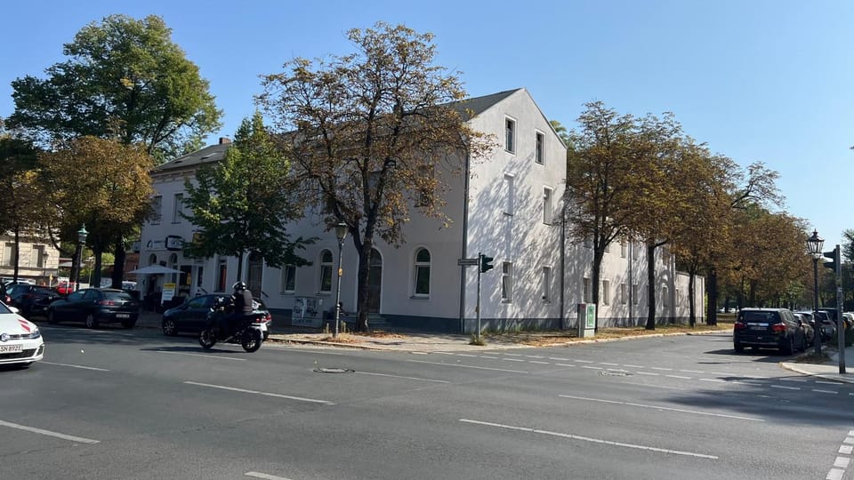 Property building, Street view