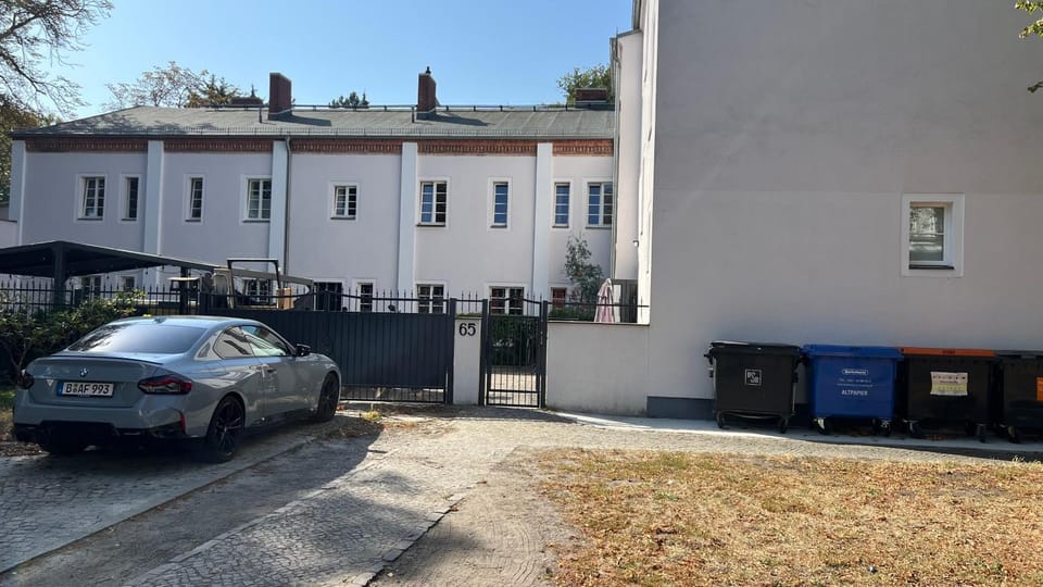 Property building, Street view