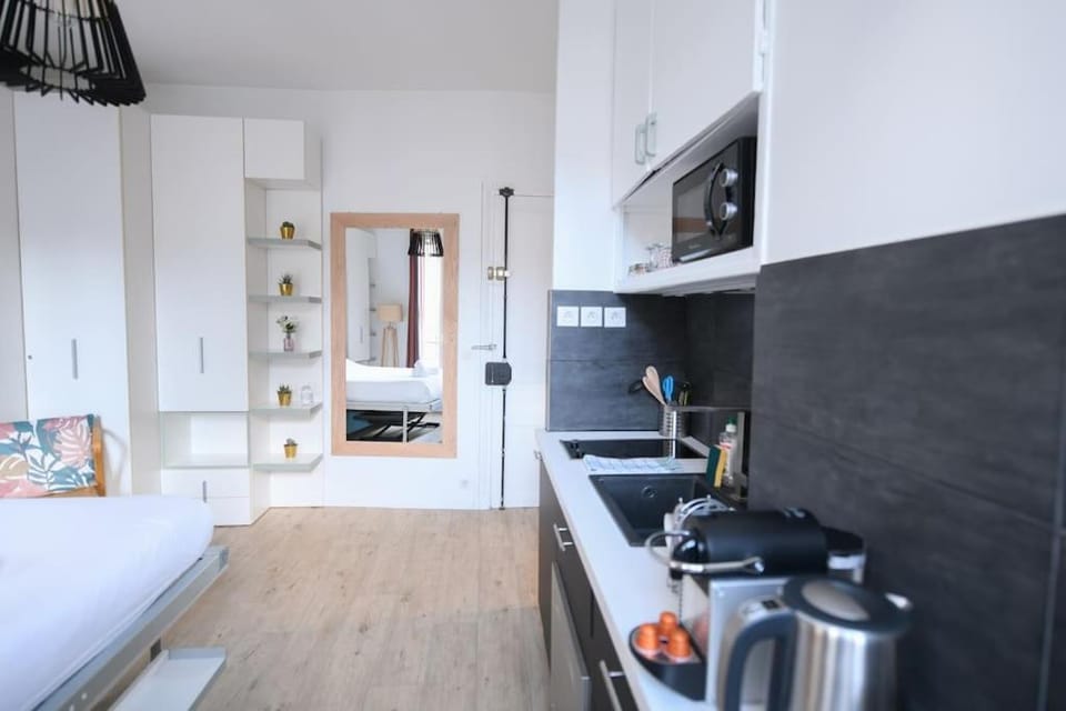 Coffee/tea facilities, Kitchen or kitchenette, Dining area, dishwasher, microwave, toaster