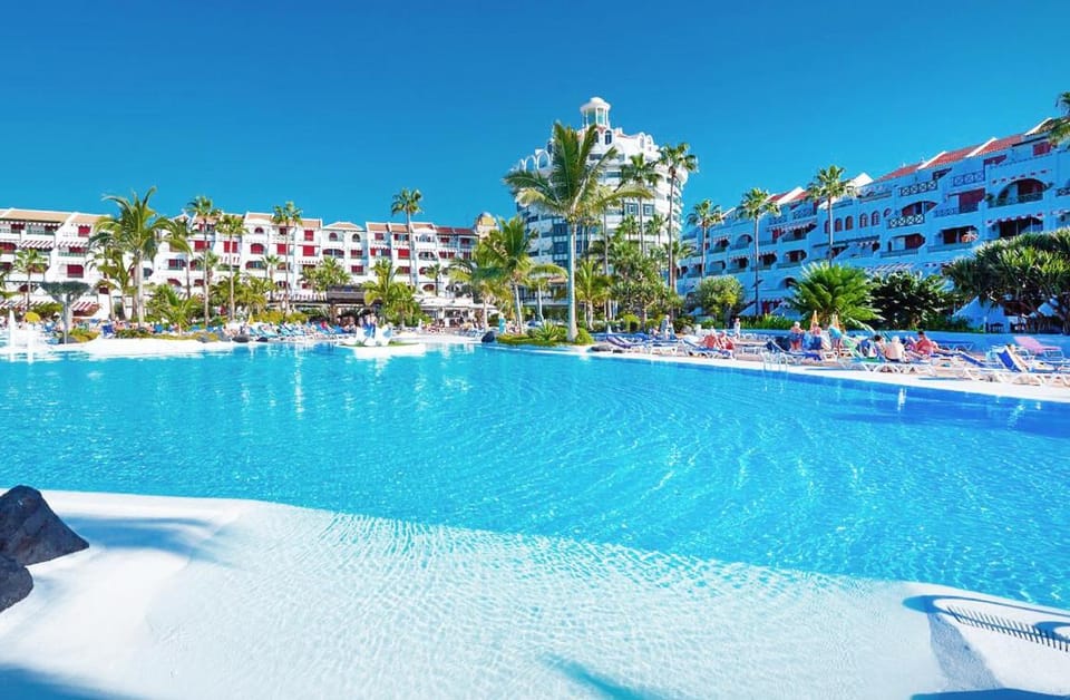 Day, Pool view, Swimming pool, Swimming pool