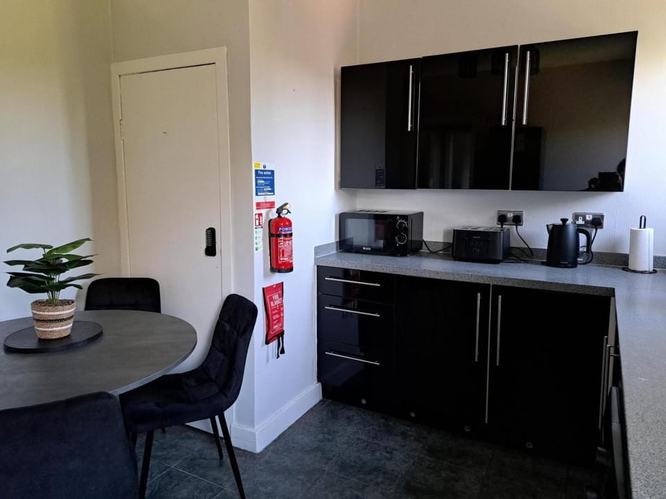 microwave, toaster, kitchen