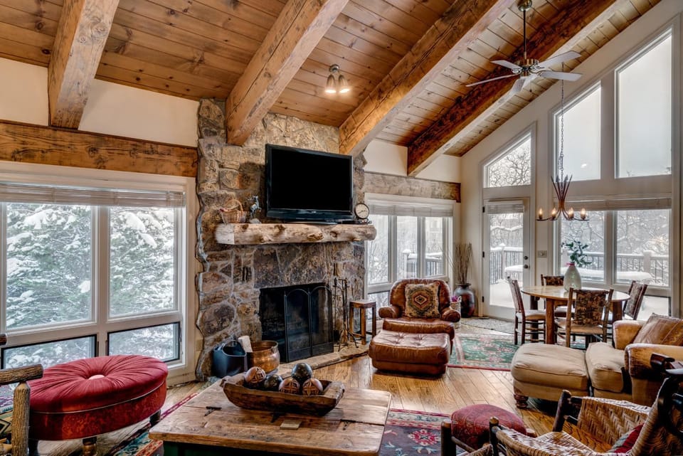 Private Hot Tub with Mountain Views, Pet Friendly, Quick Walk to Ski Area Base House in Steamboat Springs