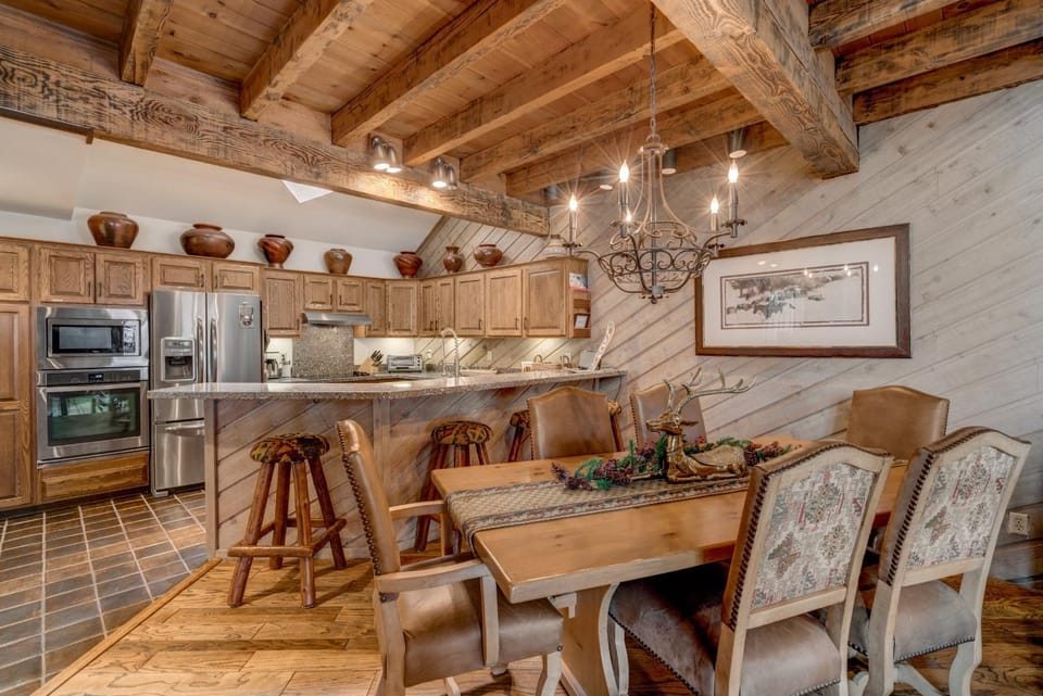 Private Hot Tub with Mountain Views, Pet Friendly, Quick Walk to Ski Area Base House in Steamboat Springs