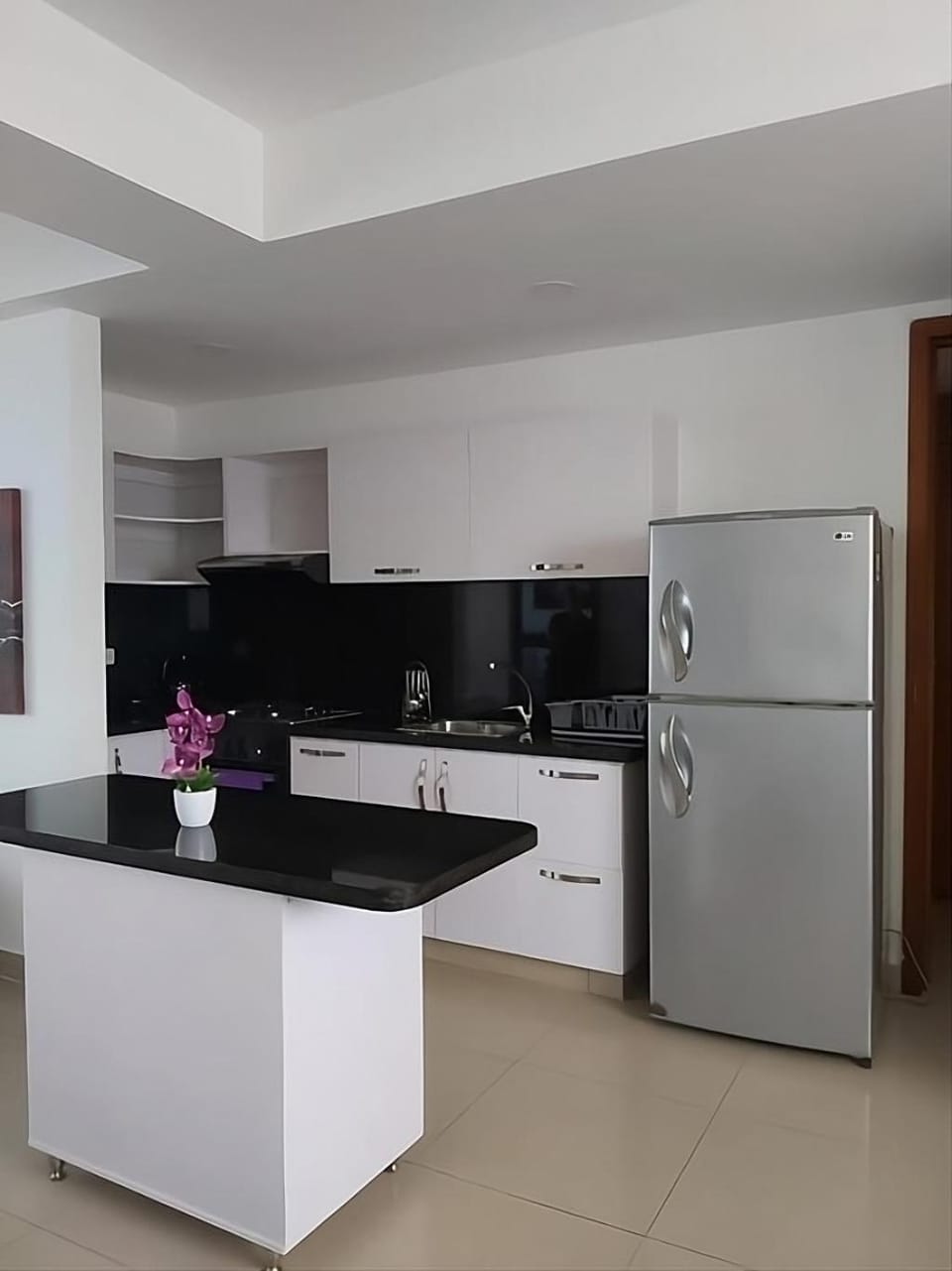 Kitchen or kitchenette, dishwasher, oven, pet friendly, stove