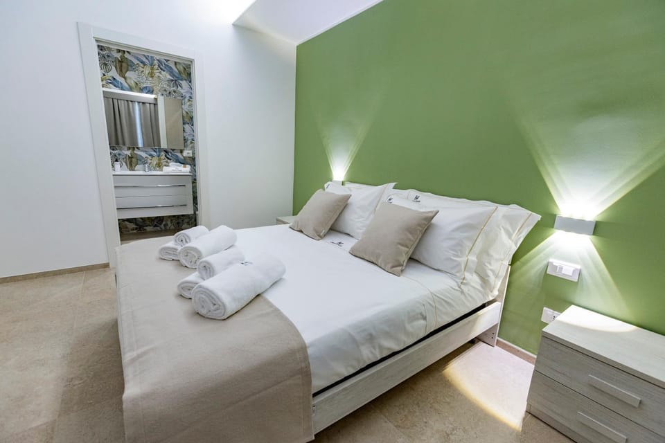 Bed, Balcony/Terrace, Bedroom