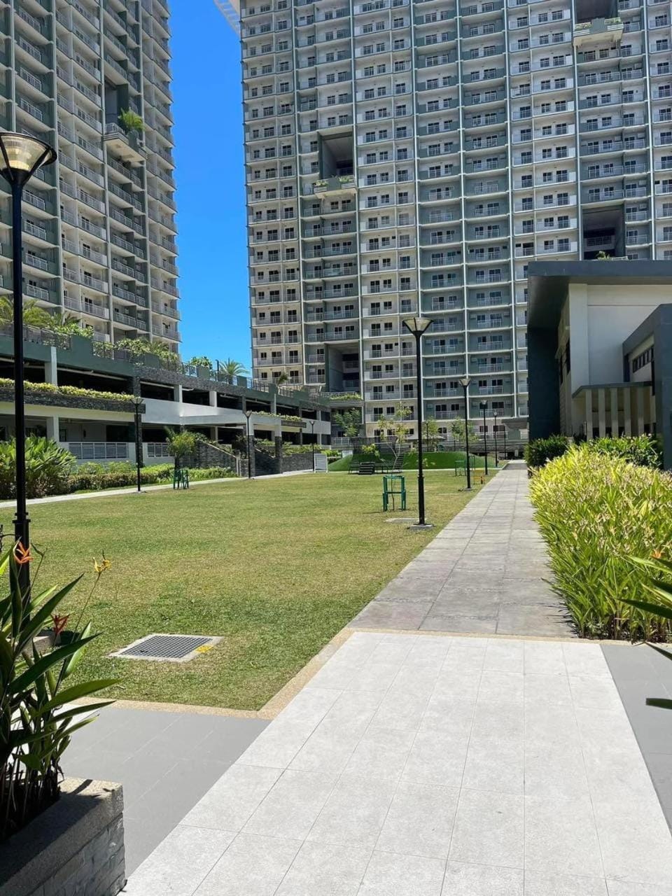 1 BR Condo with balcony in Verdon Parc Trevans Building Apartment in Davao City