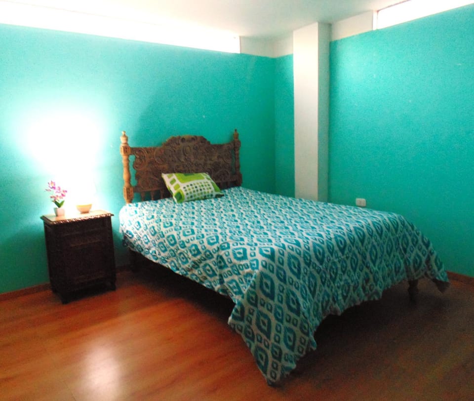 Habitación privada cómoda y amplia con cama matrimonial Vacation rental in Cusco