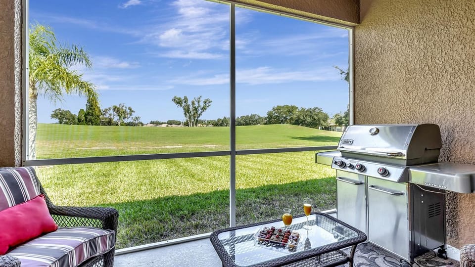 Valrico's Hidden Gem A Stunning 3-Bedroom Oasis Awaits! House in Valrico