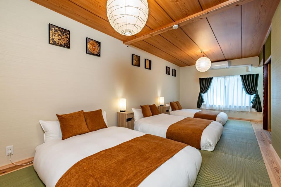 Bed, Bedroom, air conditioner
