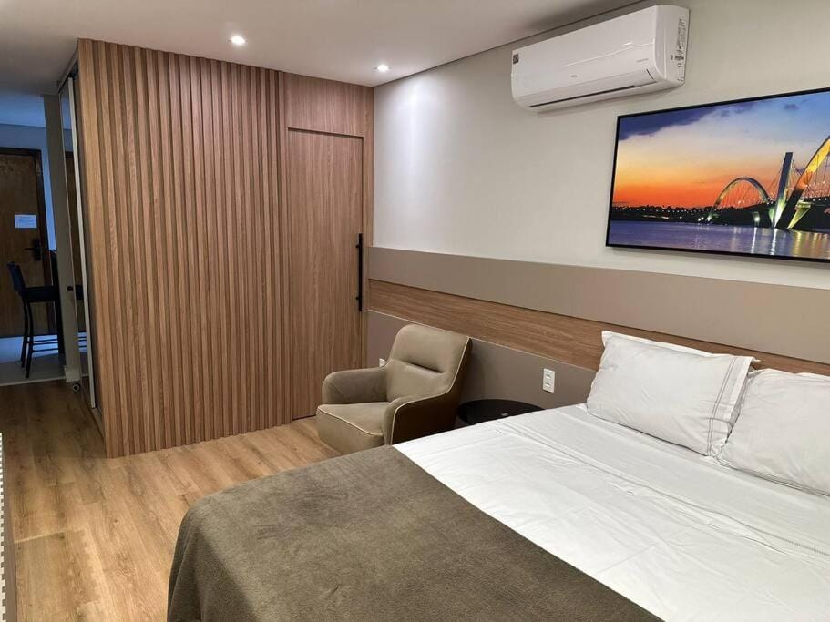 Bed, Living room, Photo of the whole room, air conditioner
