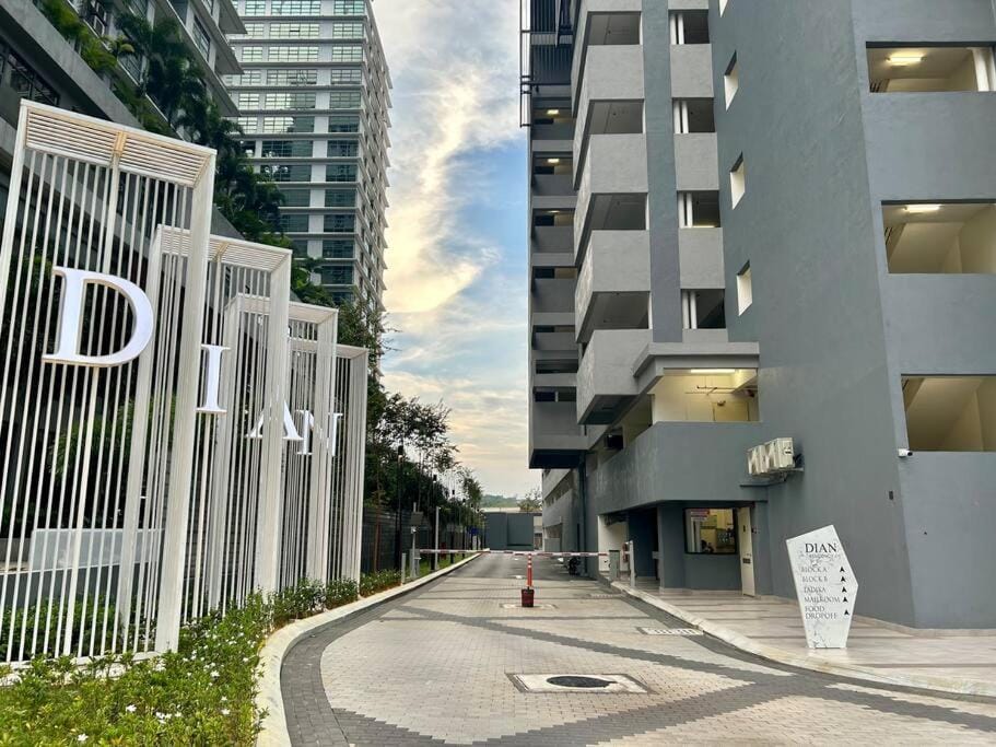 Property building, Location