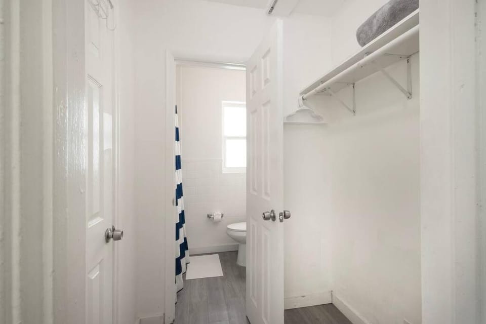 B06 5 min from beach studio Midtown Apartment in Miami