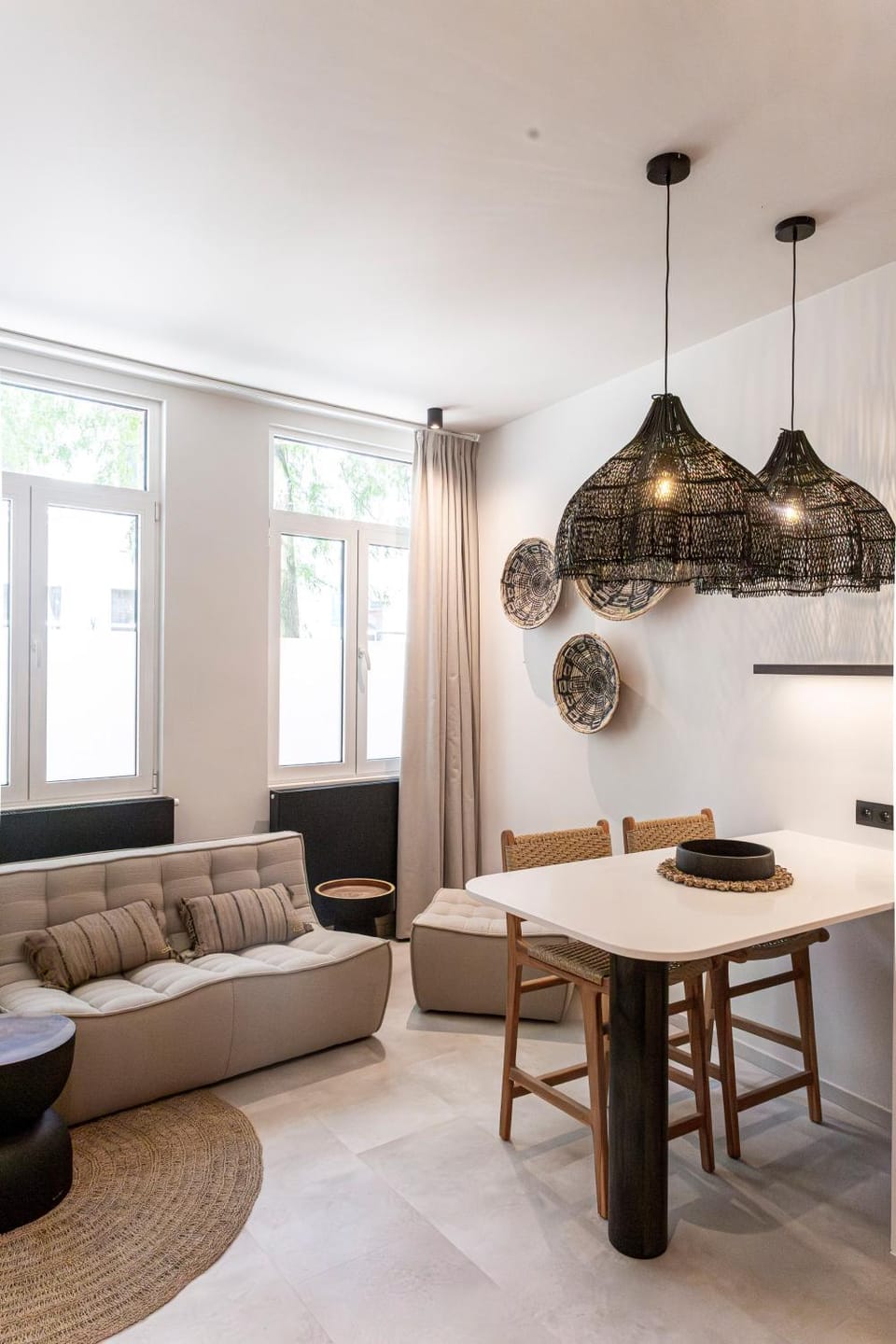 Seating area, Dining area