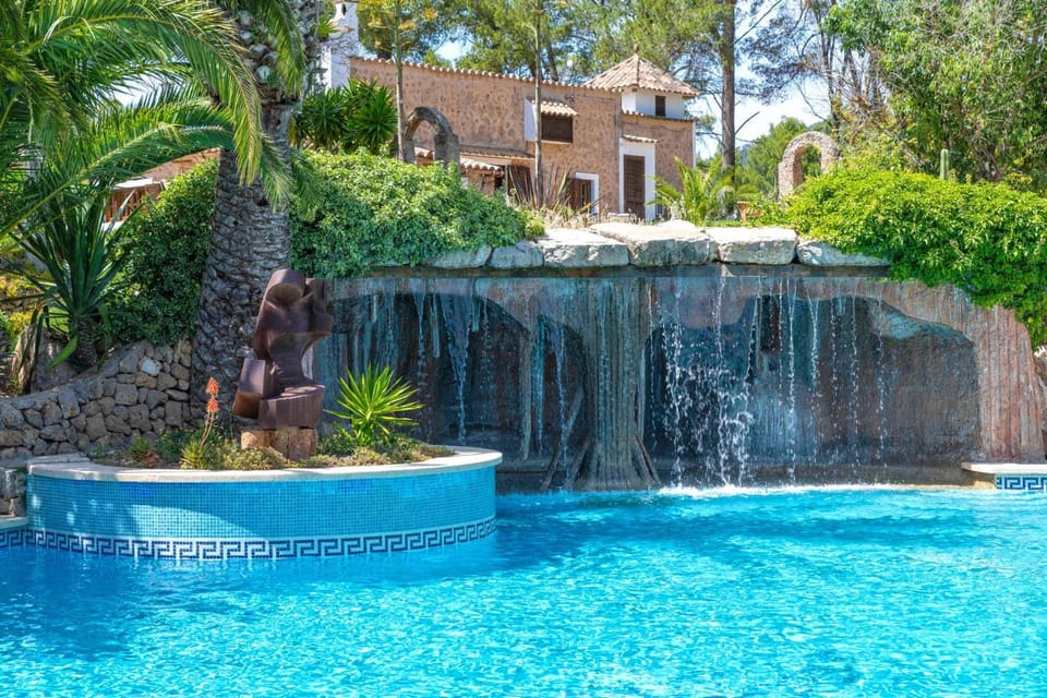 Property building, Swimming pool