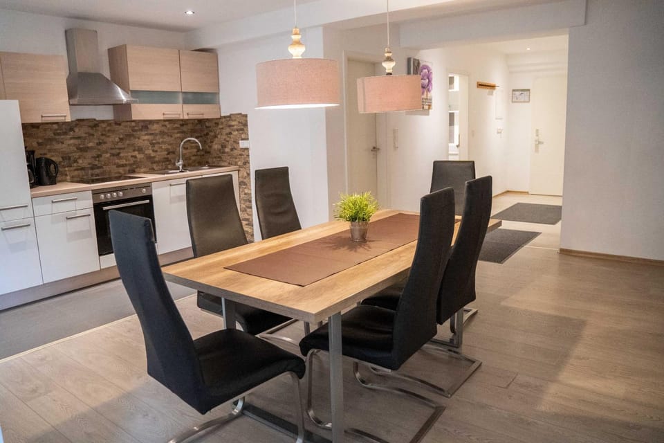 Property building, Kitchen or kitchenette, Living room