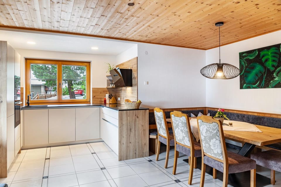 Property building, Kitchen or kitchenette, Living room