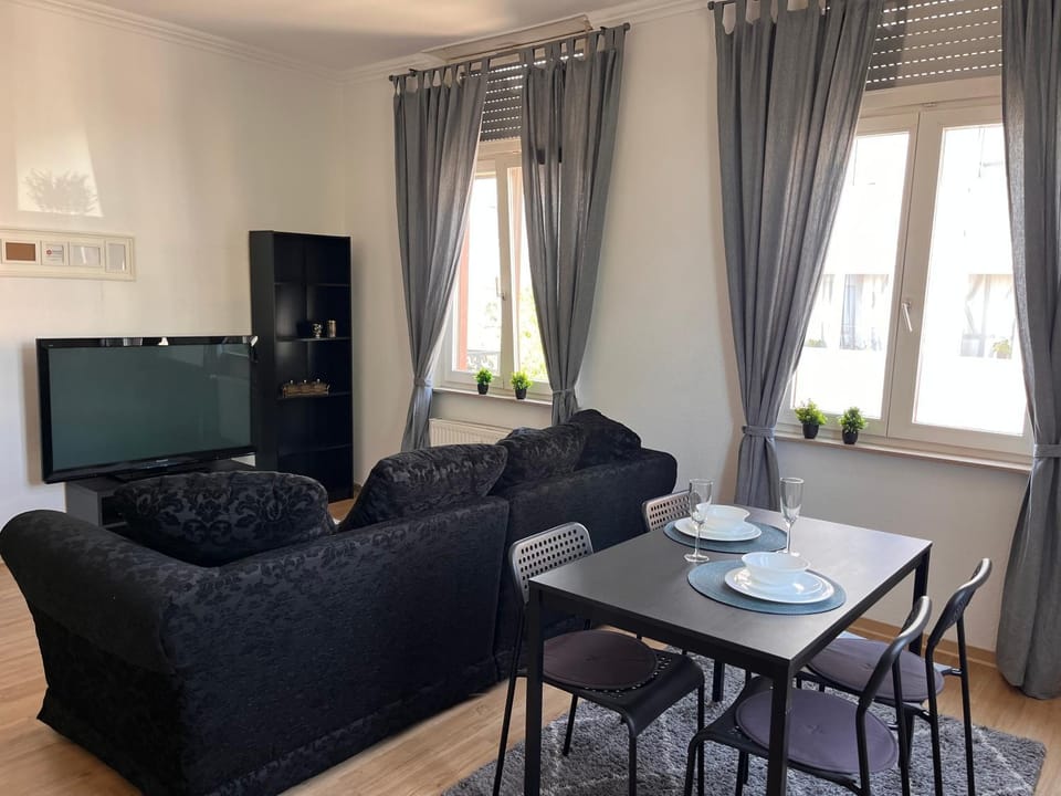 TV and multimedia, Living room, Dining area