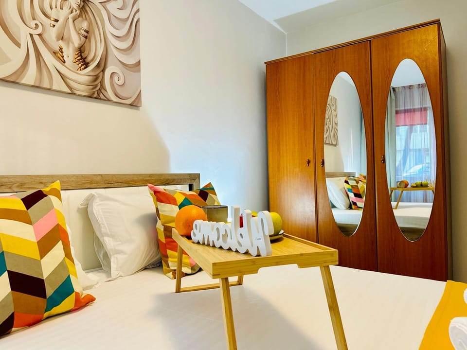 Bed, Photo of the whole room, Bedroom, wardrobe