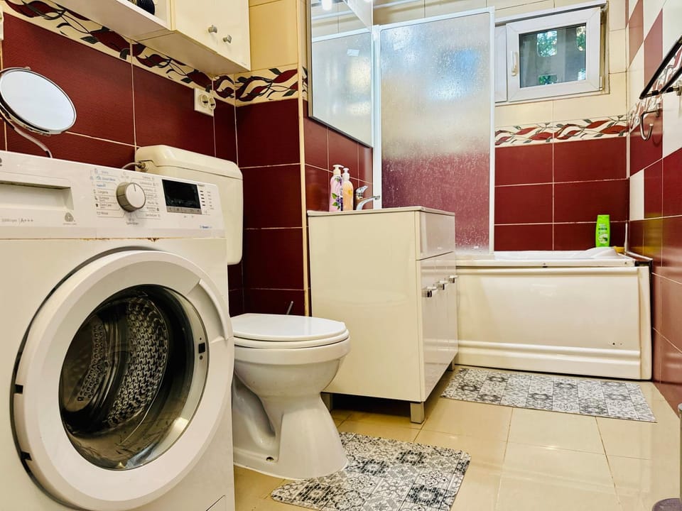 Toilet, Bathroom, washing machine