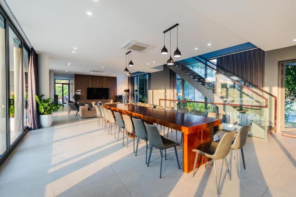 Seating area, Dining area