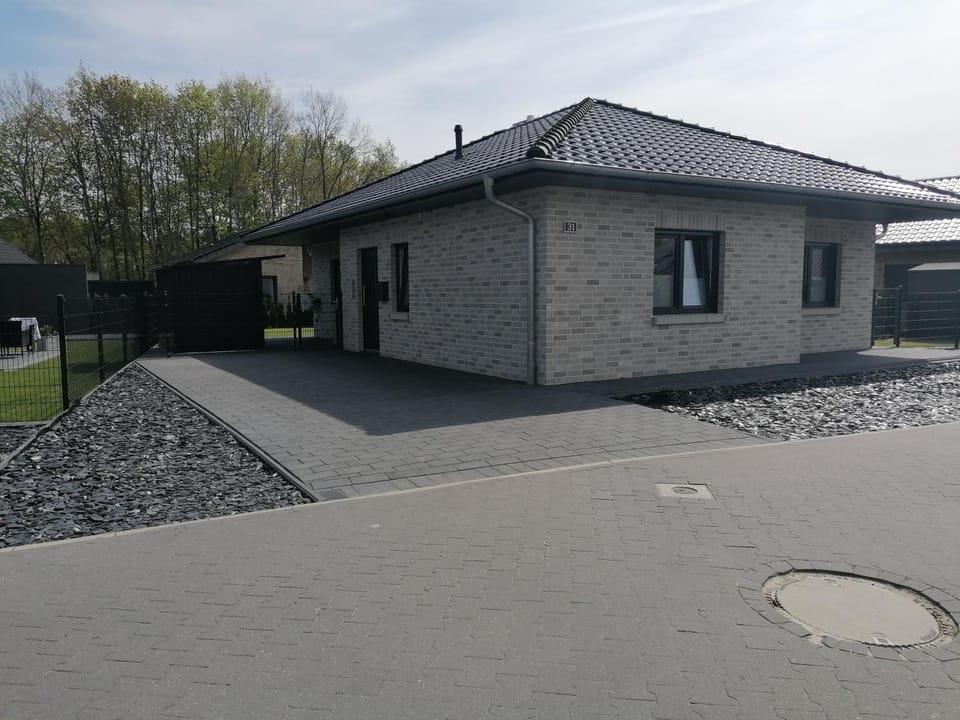 Ferienhaus Devilina mit Sauna und Kamin am Harkebrügger See House in Lower Saxony, Germany