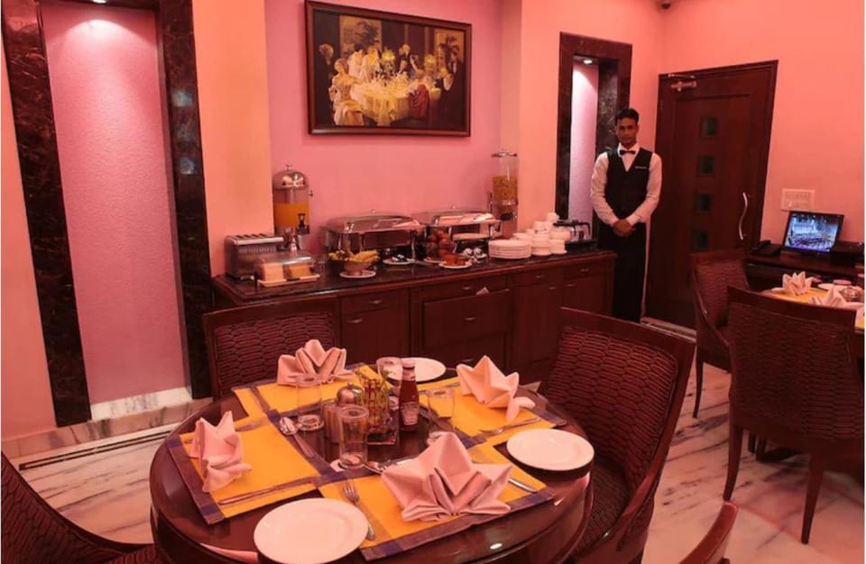 Hotel Florence Inn, Karol Bagh, New Delhi, 2 Min from Metro Hotel in New Delhi