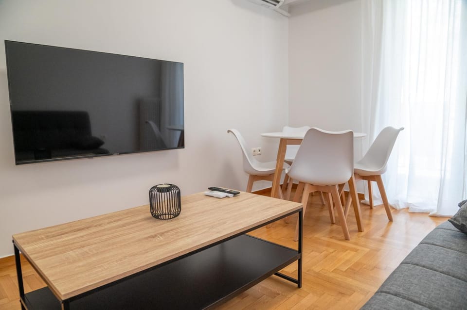 TV and multimedia, Seating area