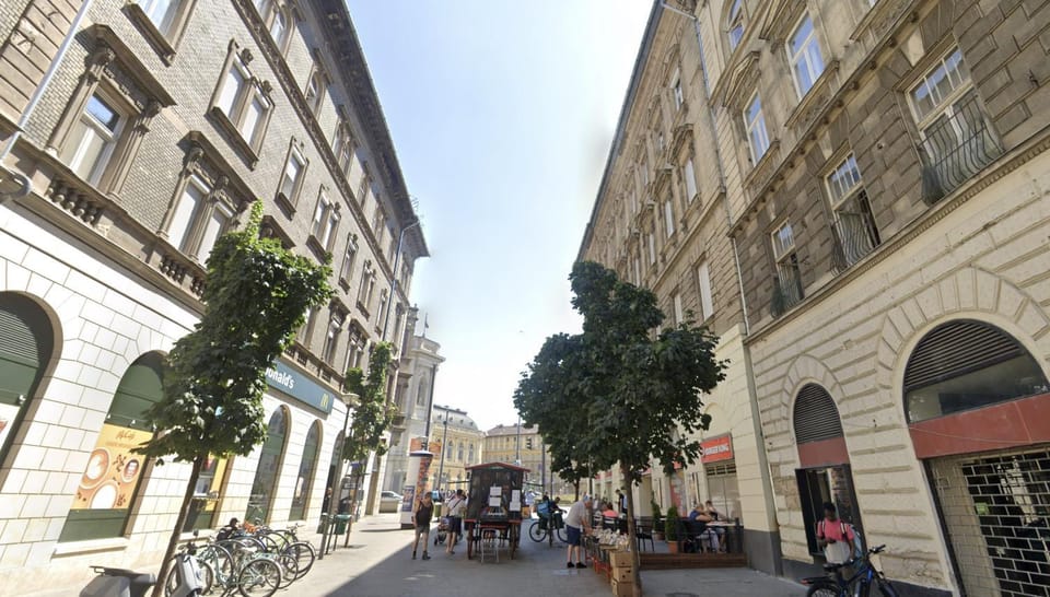 Property building, Street view, Location