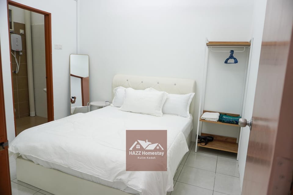 Bedroom, towels