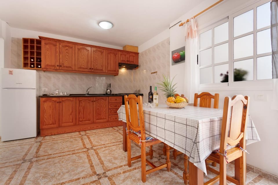 Property building, Kitchen or kitchenette, Living room