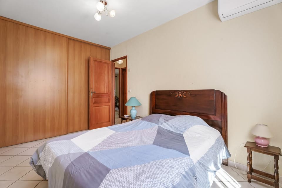 Living room, Bedroom