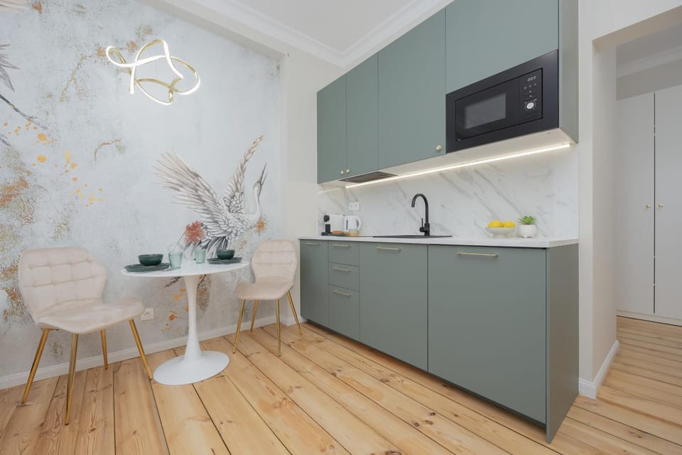Kitchen or kitchenette, Dining area, stove