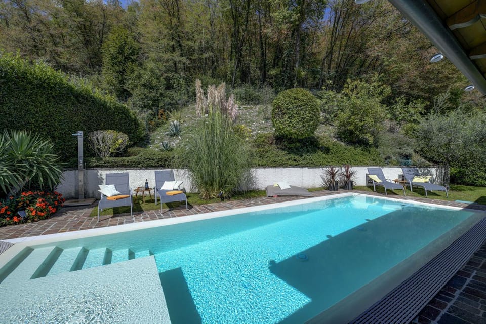 Garden, Garden view, Pool view, Swimming pool, sunbed