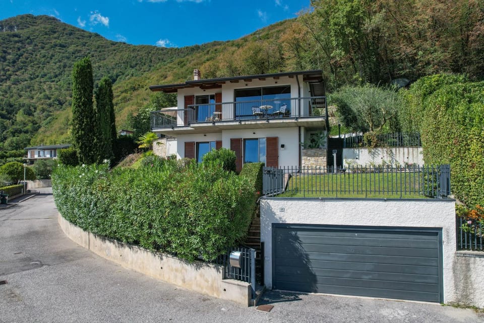 Property building, Natural landscape, Garden