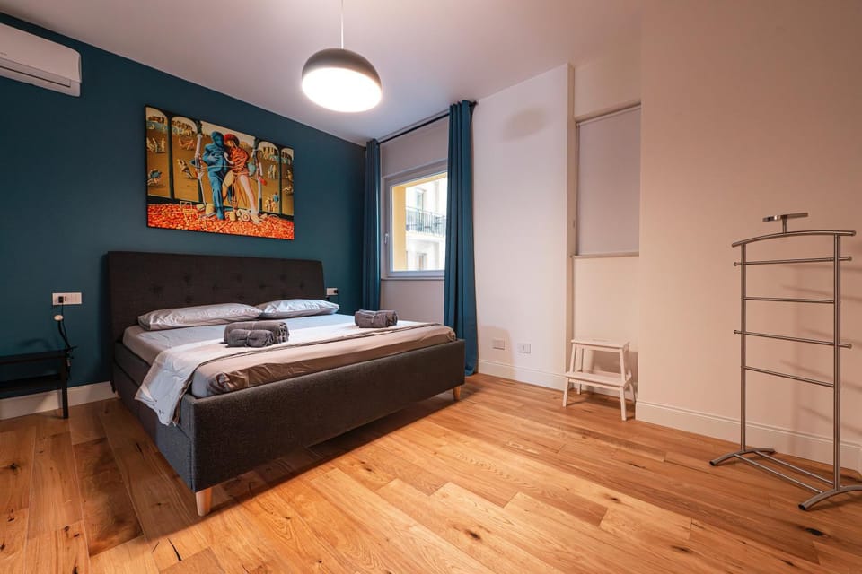 Bed, Photo of the whole room