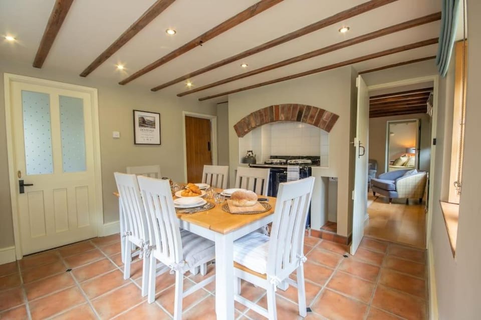 Riverside Cottage, Milldale, Nr Dovedale, Peak District House in Staffordshire Moorlands District