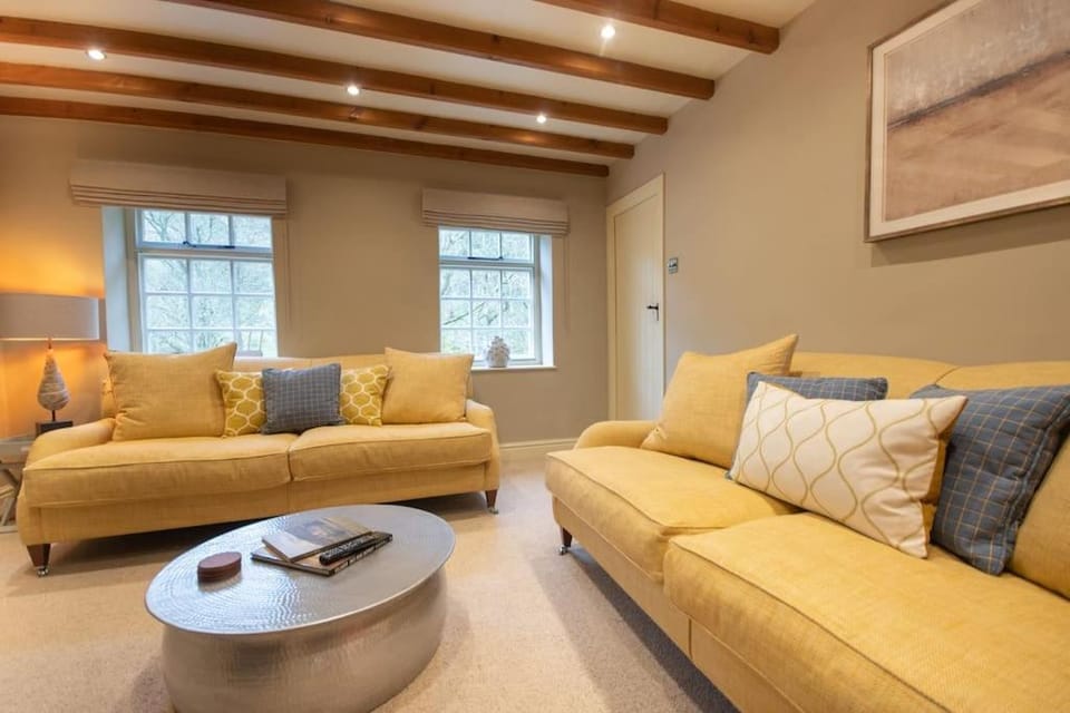 Riverside Cottage, Milldale, Nr Dovedale, Peak District House in Staffordshire Moorlands District