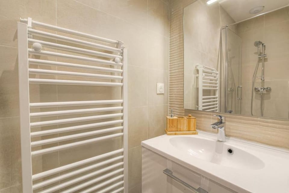 T2 neuf, climatisé proche Lyon Apartment in Villeurbanne