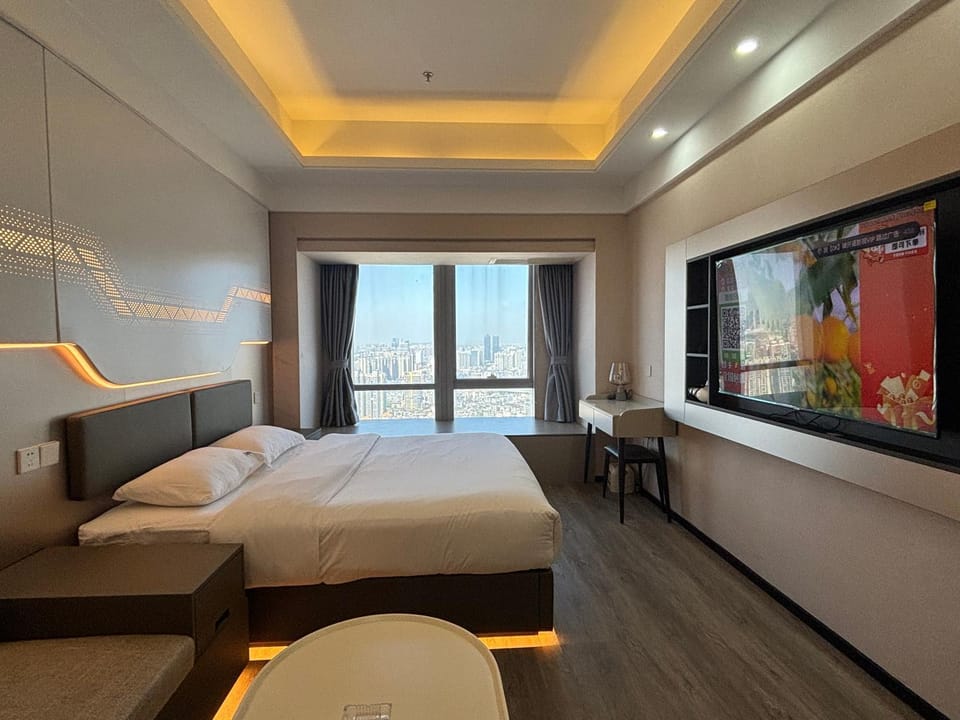 Bed, Living room