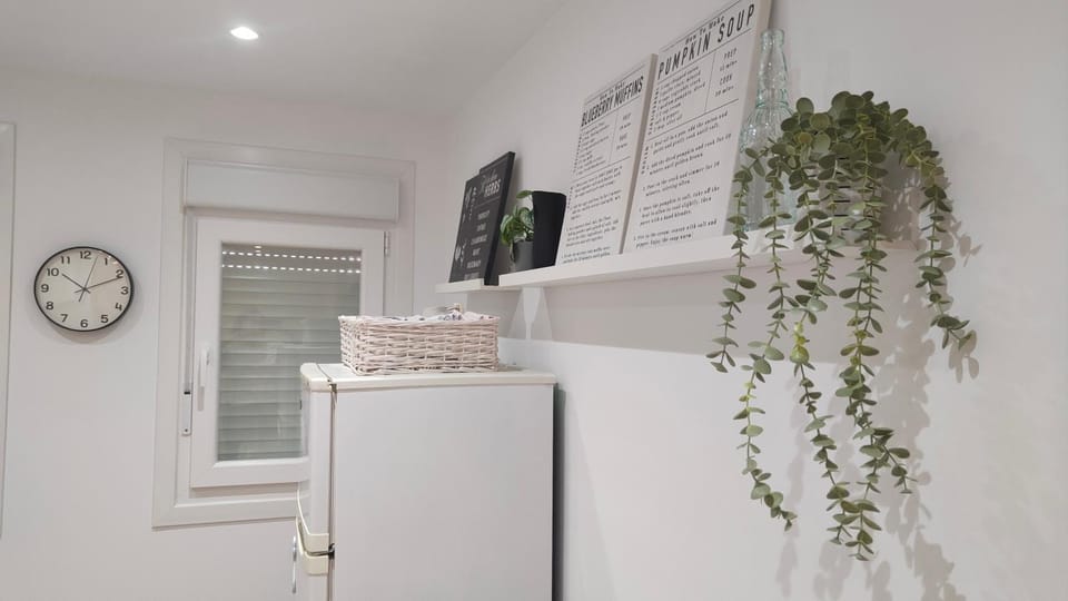 Kitchen or kitchenette, kitchen