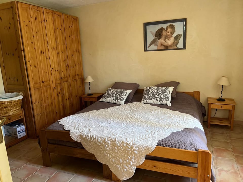 Bed, Photo of the whole room, Bedroom, wardrobe